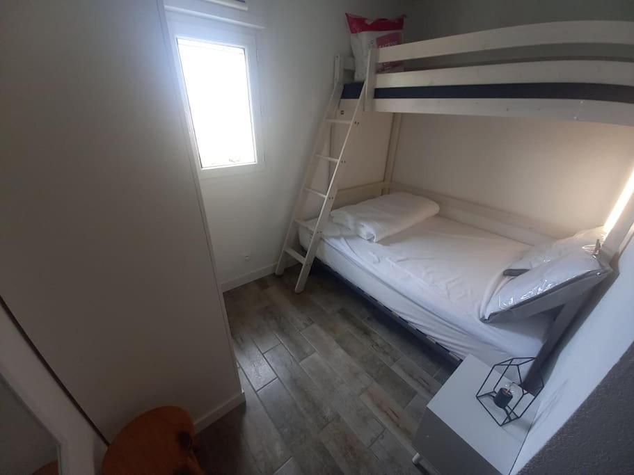 Appartement T2 Avec Loggia Belle Vue Et Parking Saint-Pierre-la-Mer (Aude)